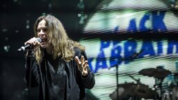Vanha jengi koossa taas: viimeiseen keikkaan valmistautuva Ozzy Osbourne julkaisi sydäntä lämmittävän kuvan